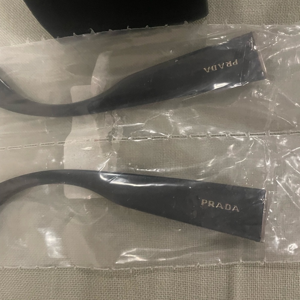 Prada Black and Red Sunglasses Unisex - Picture 3 of 3